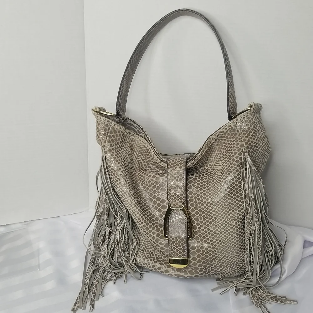 G.I.L.I. LEATHER FRINGE HOBO BAG IN GREY SNAKE EMBOSSED
